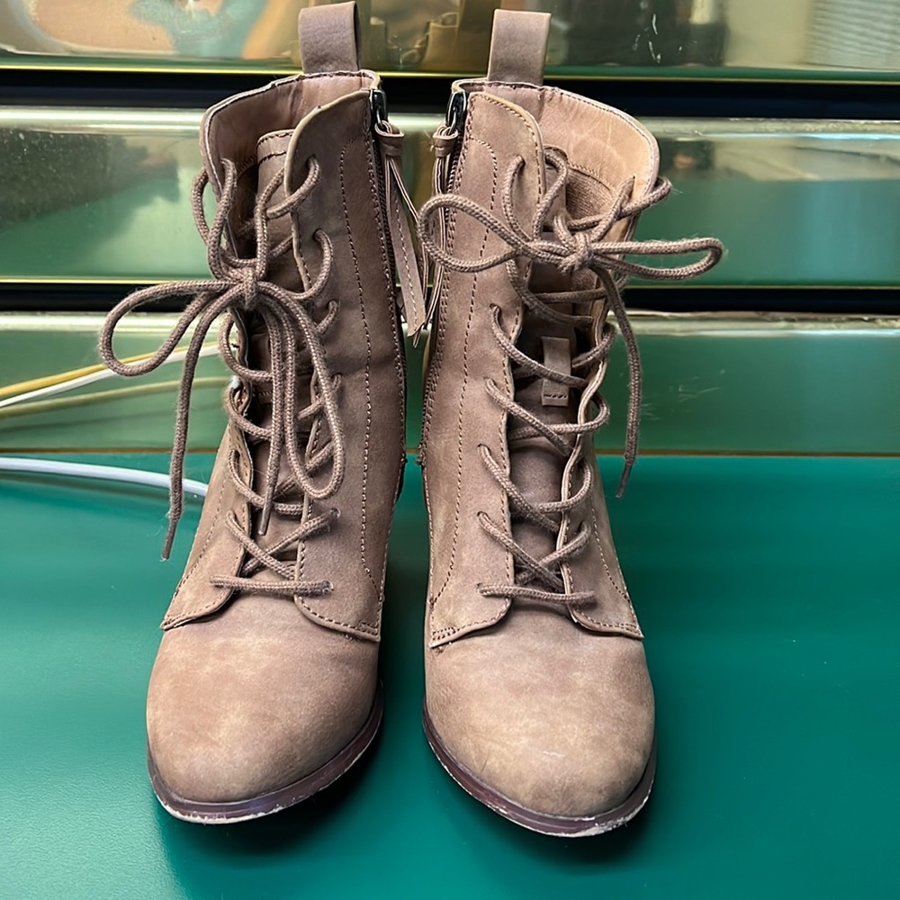 XOXO boots size 6